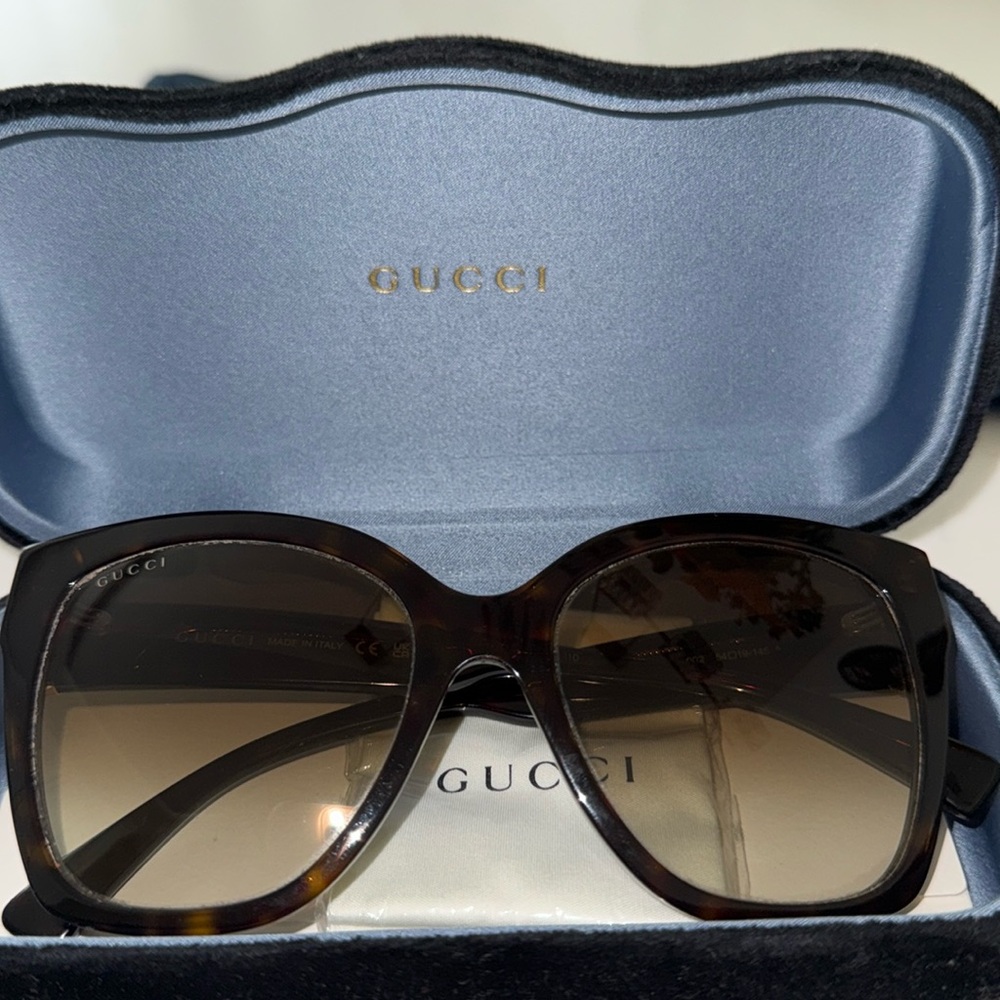 AUTHENTIC GUCCI CAT EYE SUNGLASSES TORTOISE GG0459S WITH VELVET CASE 54/19/145